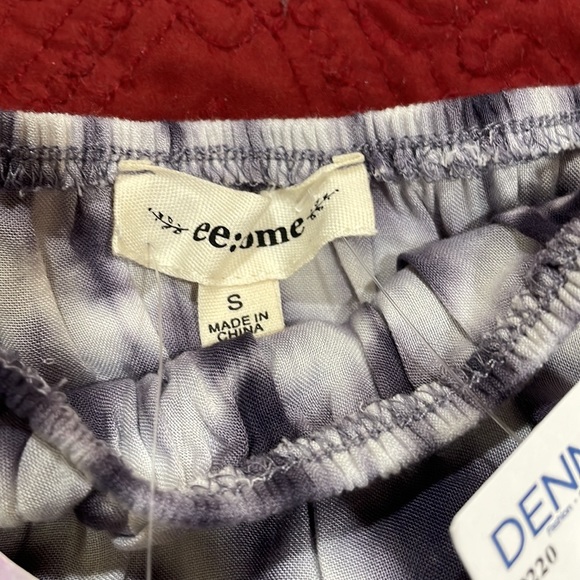 Strapless Romper with Flowy Slit Legs - Picture 8 of 10